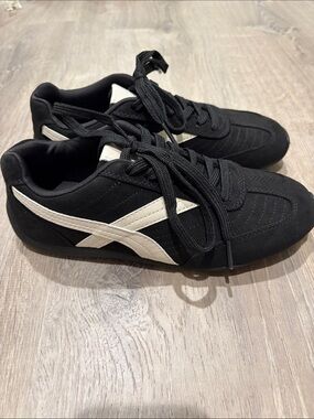 Chandler jogger sneaker
